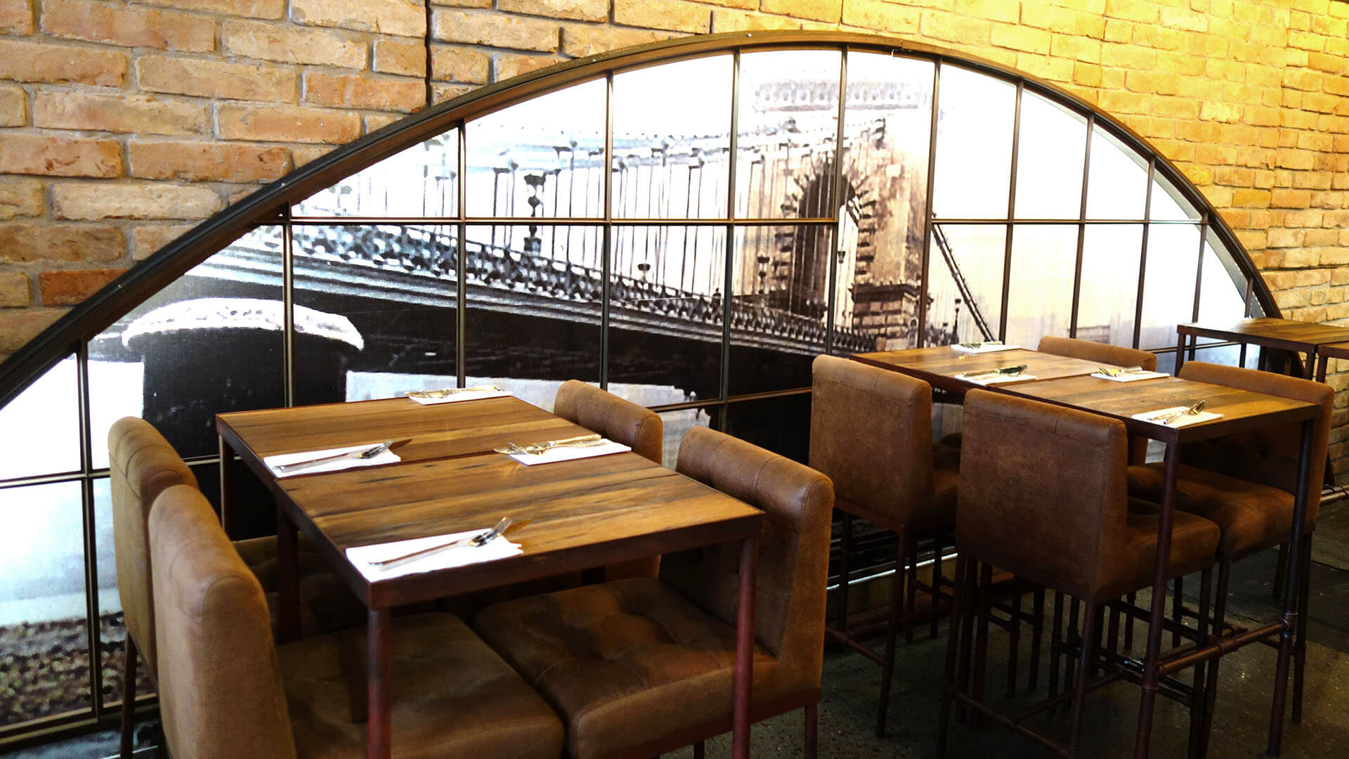 Bilde av innredning på Bistro Budapest